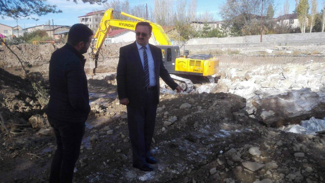 Atatürk Ortaokulu İnşaatında Çalışmalar Devam Ediyor 