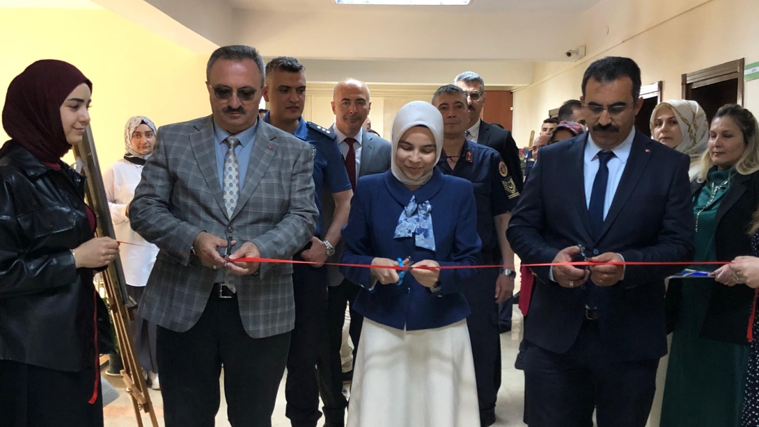 El Sanatları Sergisi Açılışı Yapıldı